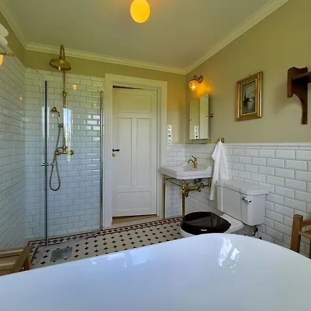 Feriehus Historic Croft With Views Over Mjosa *