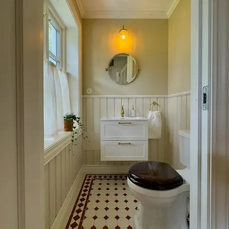 Дом отдыха Historic Croft With Views Over Mjosa